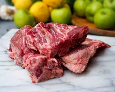 Свинина на кости охлаждённая 1 кг - купить в Тарагае-Бясе